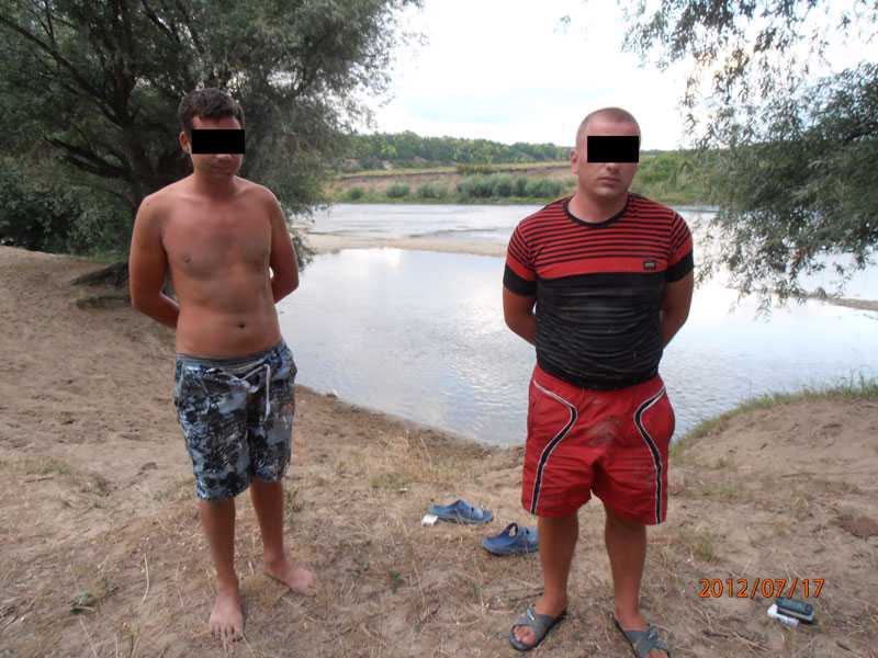 Reţinuţi cu 3 750 de ţigări la graniţa moldo-română