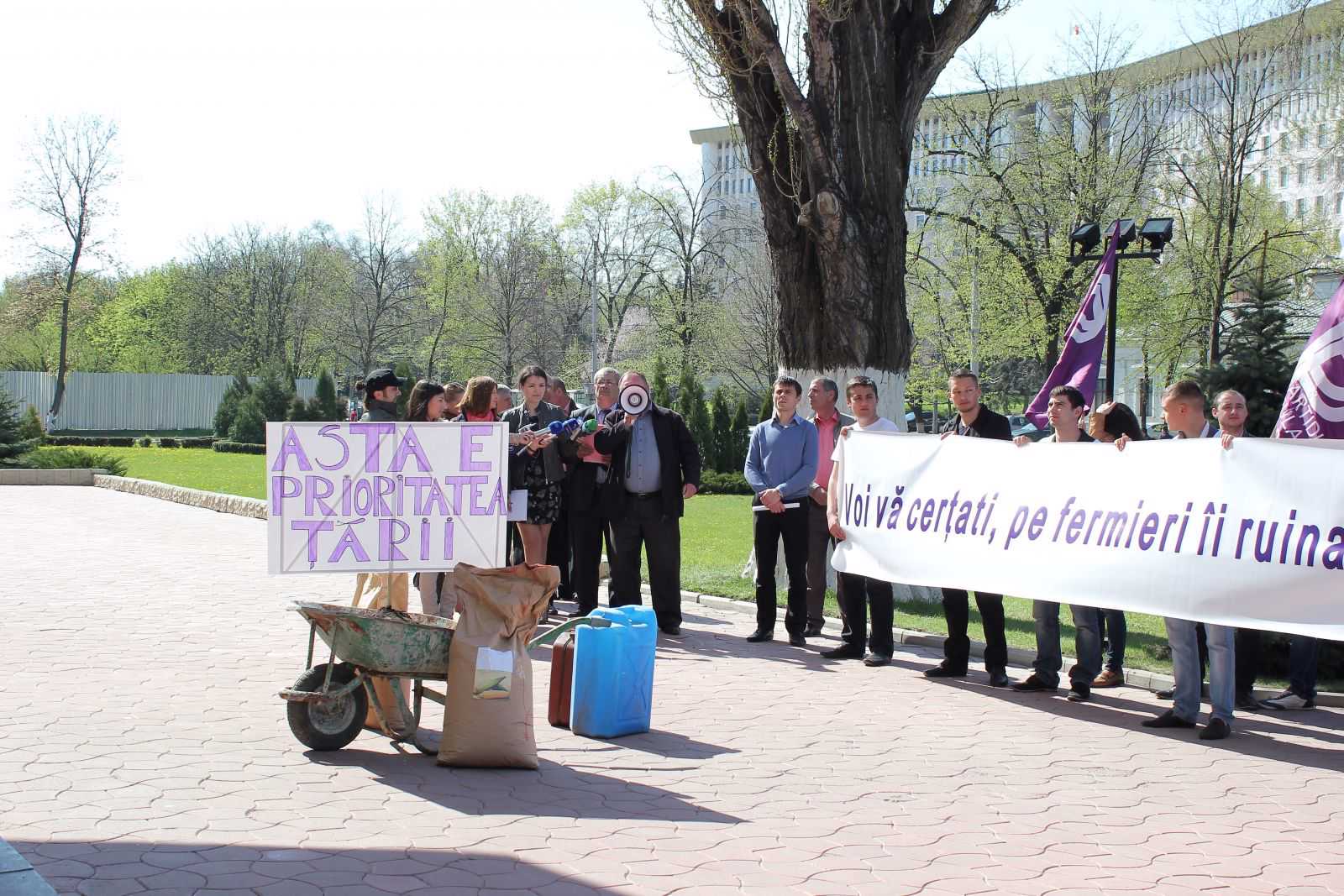 Protest în faţa Ministerului Agriculturii